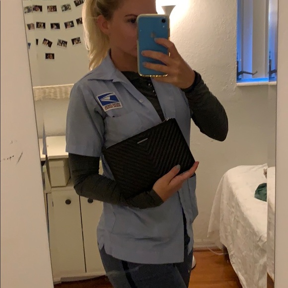 Rebecca Minkoff large black chevron wristlet! - Picture 4 of 6